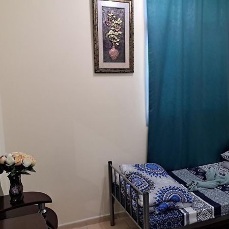 Top House Hostel Abu Dhabi Exterior photo
