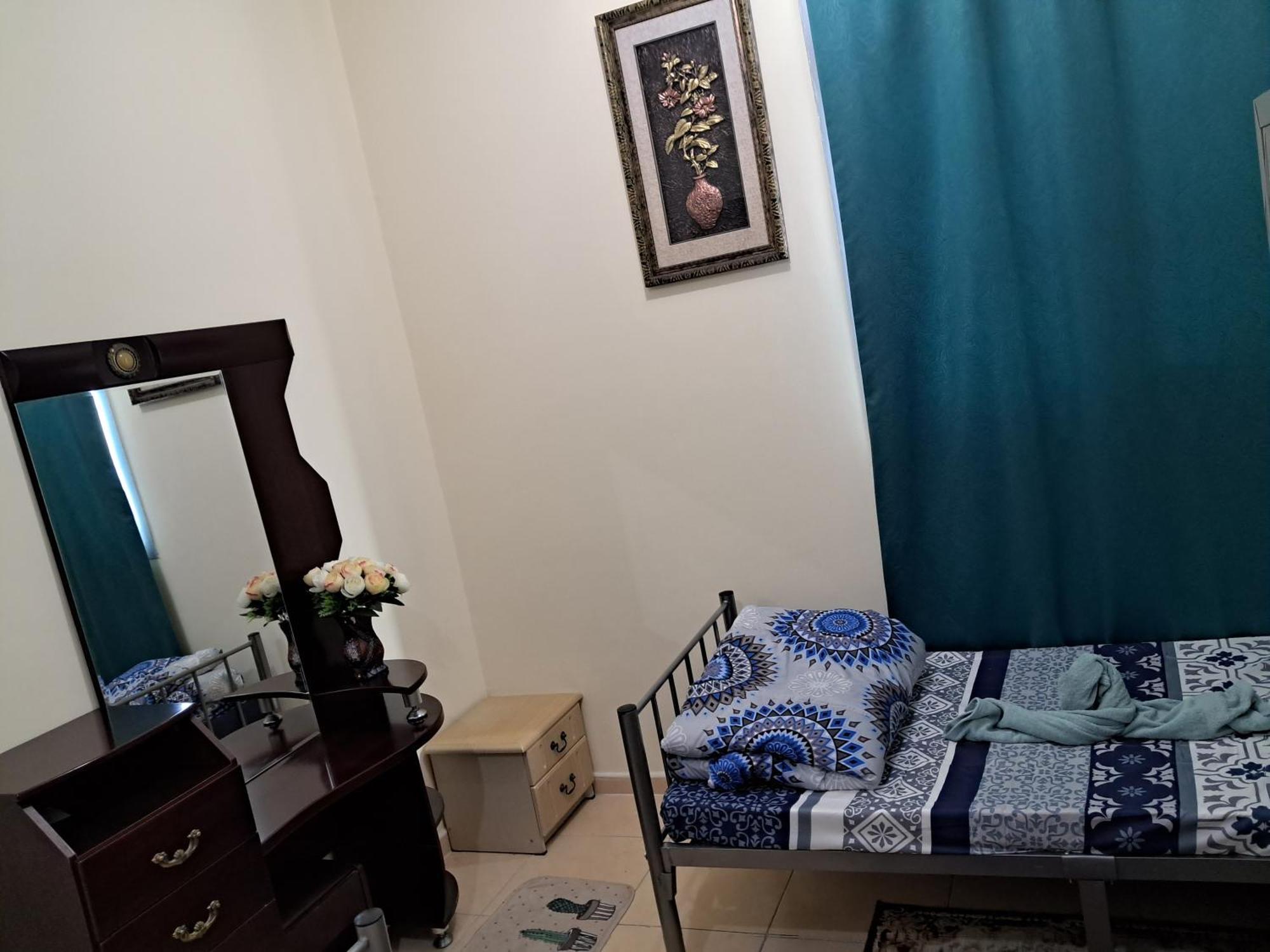 Top House Hostel Abu Dhabi Exterior photo